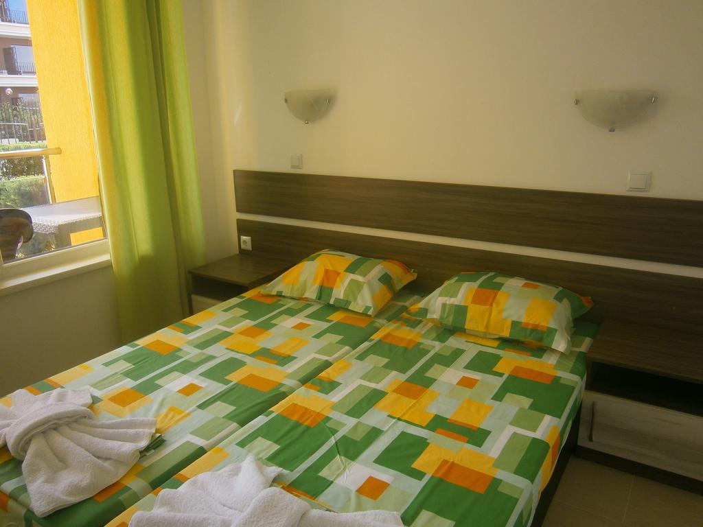 Anna Marina Apartments Светий Влас Номер фото