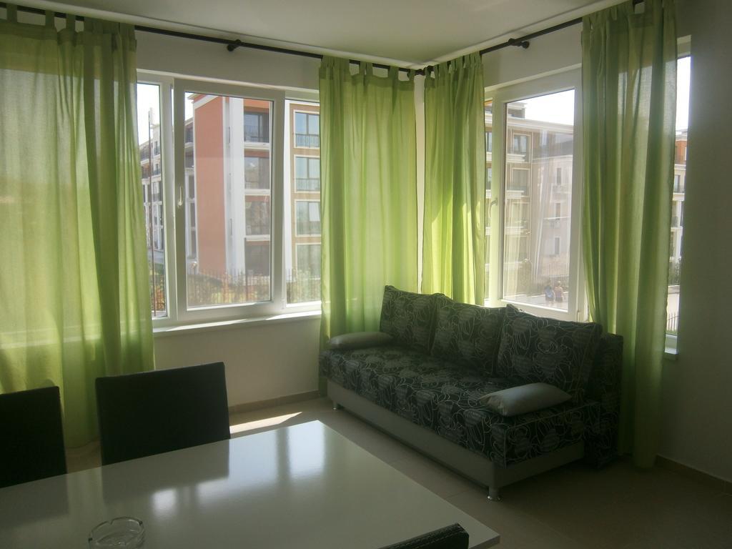 Anna Marina Apartments Светий Влас Екстер'єр фото