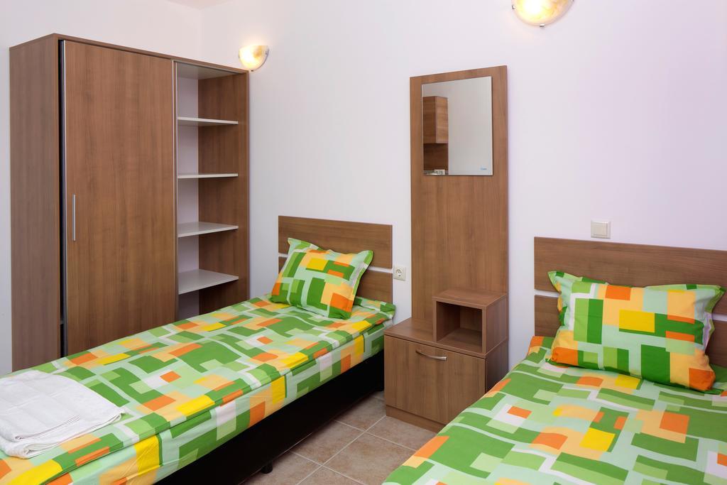 Anna Marina Apartments Светий Влас Екстер'єр фото