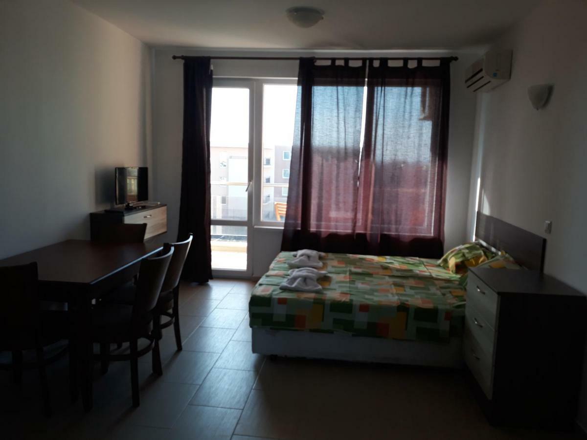 Anna Marina Apartments Светий Влас Екстер'єр фото